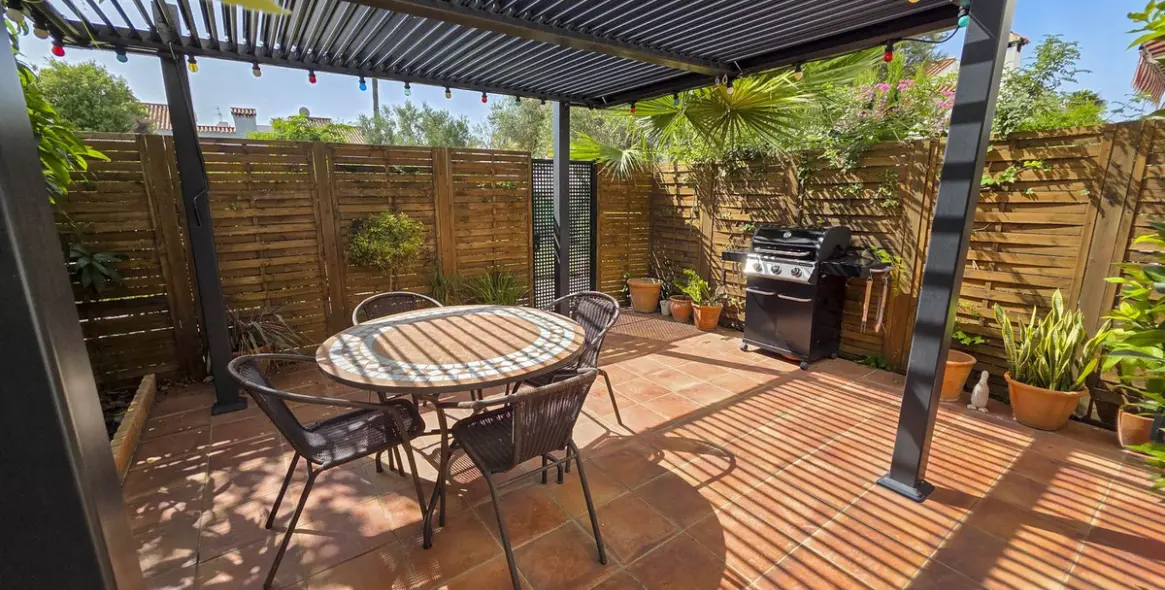 Sale of townhouse in Casares Playa 18