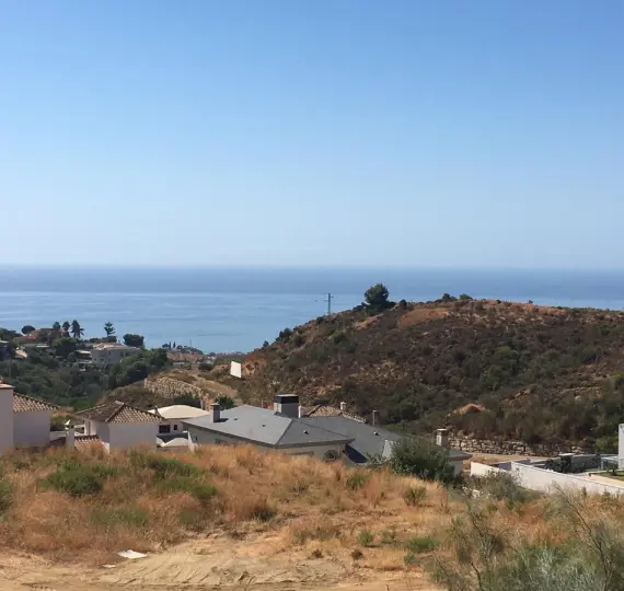 Продажа  жилого участка в Mijas