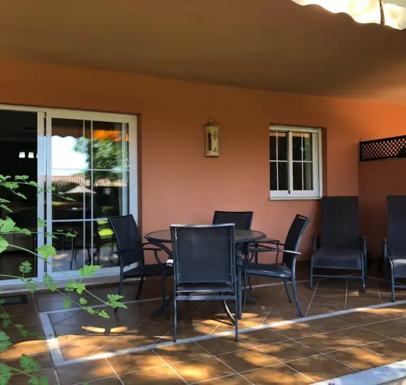 Sale of ground floor apartment in Elviria