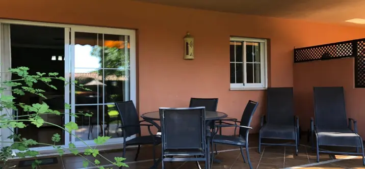 Sale of ground floor apartment in Elviria 3