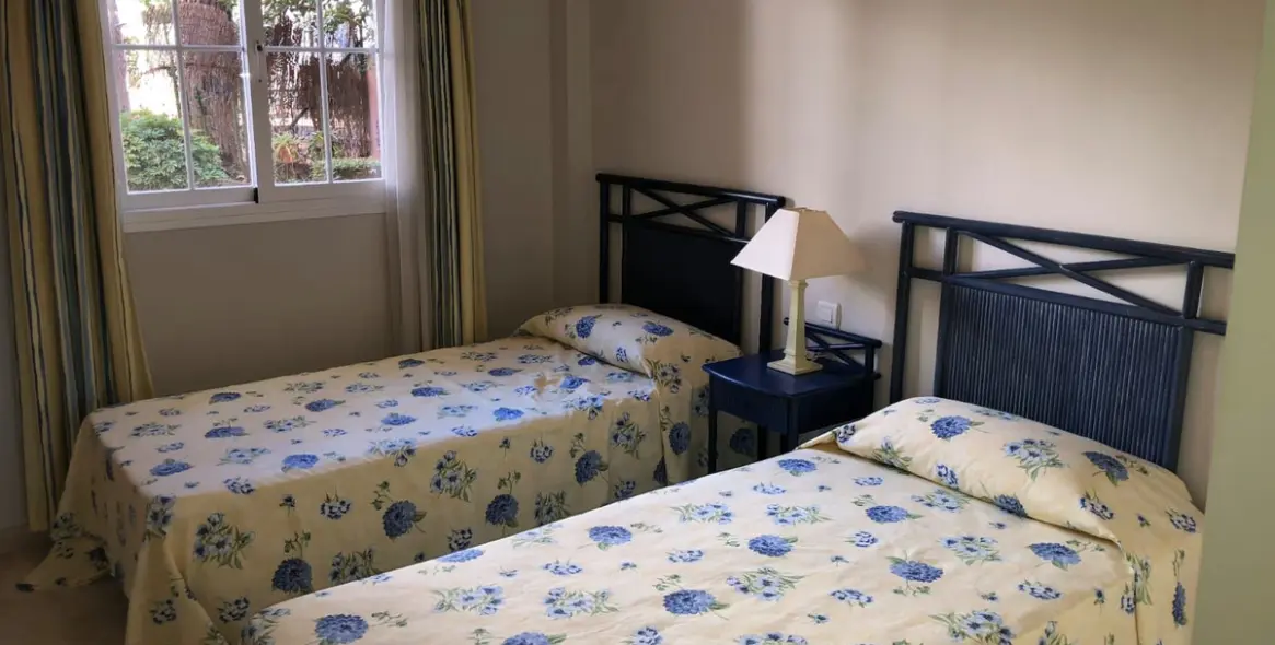 Sale of ground floor apartment in Elviria 7