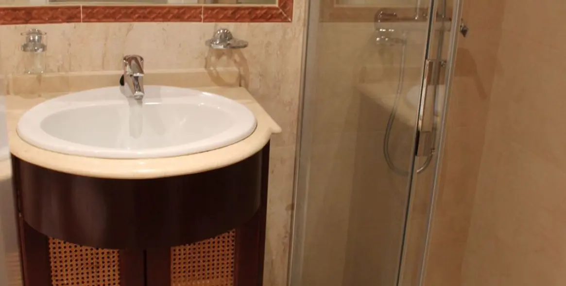 Sale of ground floor apartment in Elviria 10