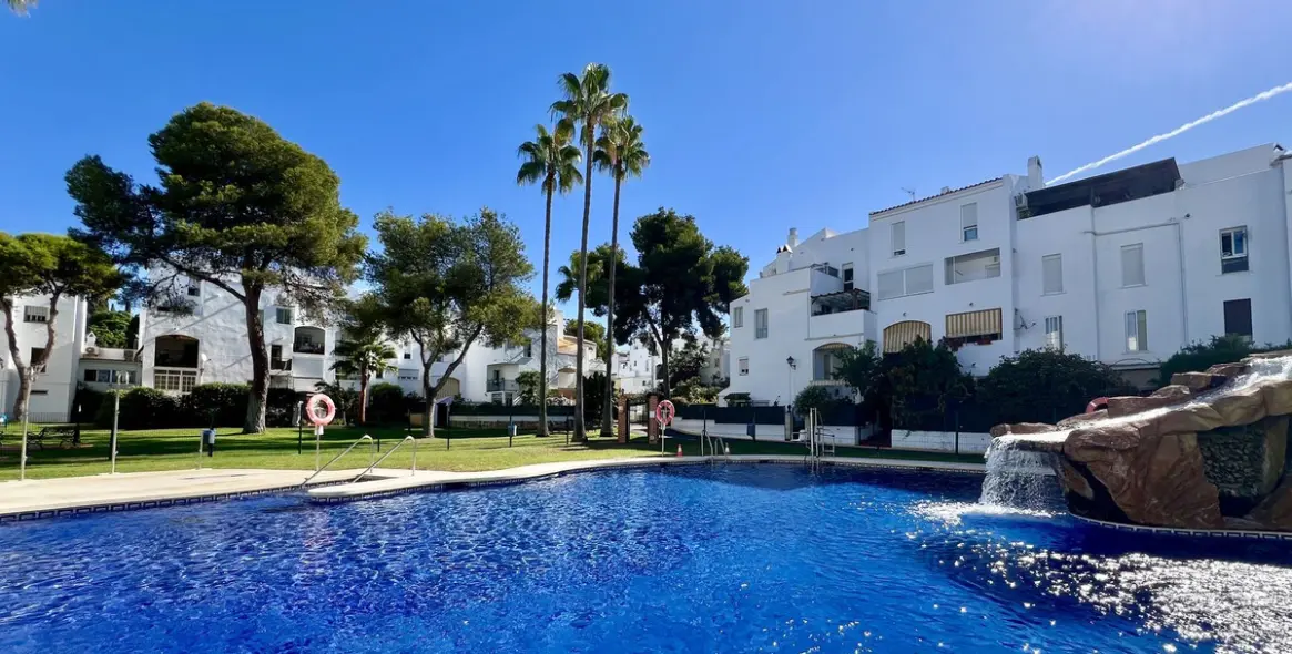 Sale of penthouse in Elviria 1