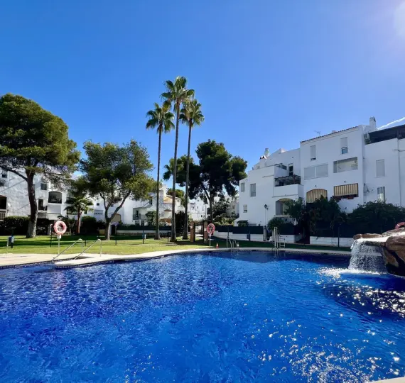 Sale of penthouse in Elviria