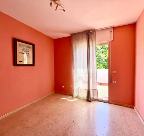 Sale of penthouse in Elviria