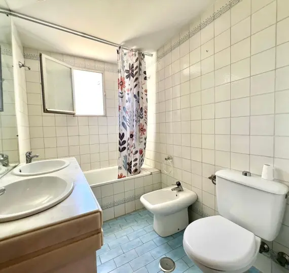 Sale of penthouse in Elviria