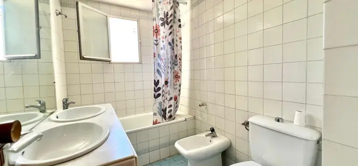 Sale of penthouse in Elviria 3