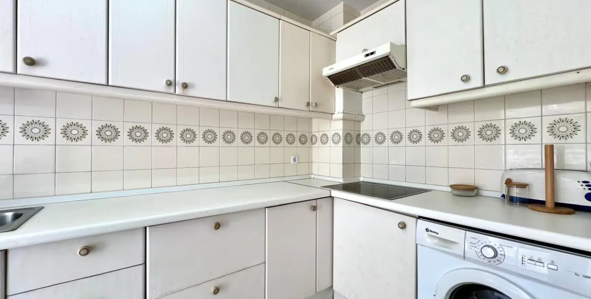 Sale of penthouse in Elviria 12