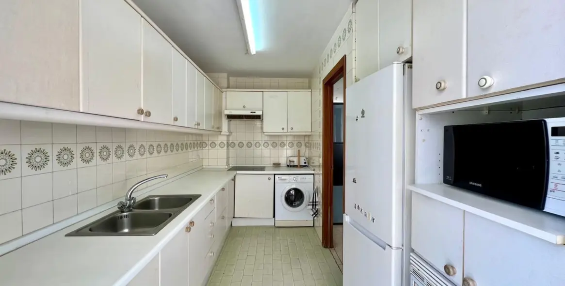 Sale of penthouse in Elviria 13