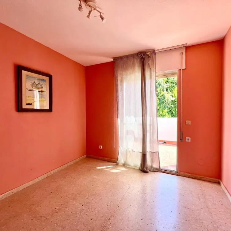 Sale of penthouse in Elviria