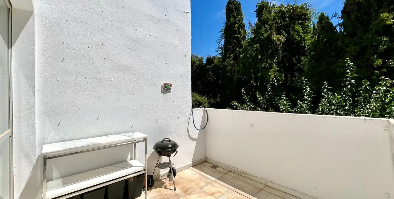 Sale of penthouse in Elviria 8