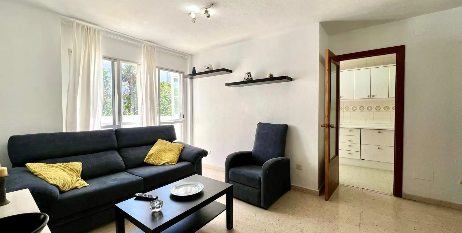 Sale of penthouse in Elviria 11