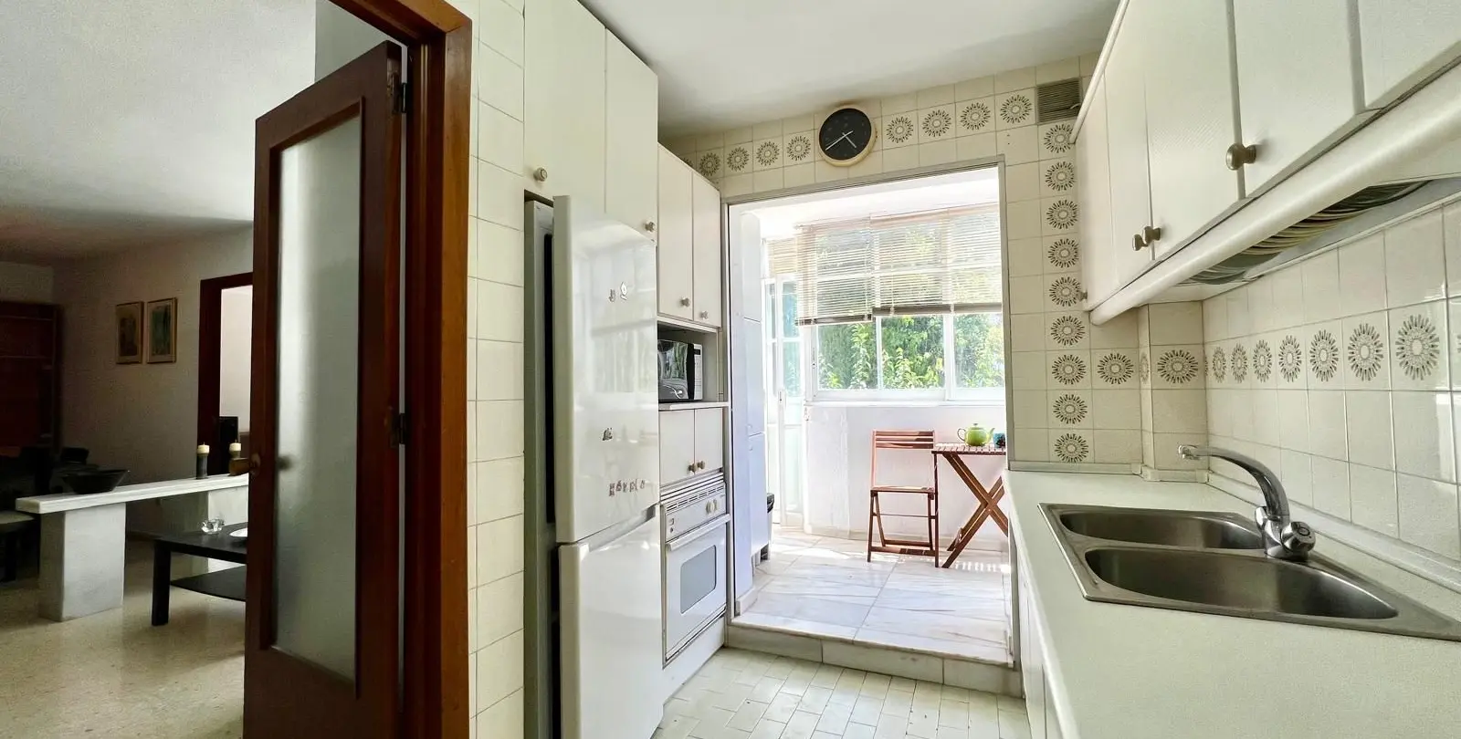 Sale of penthouse in Elviria 12