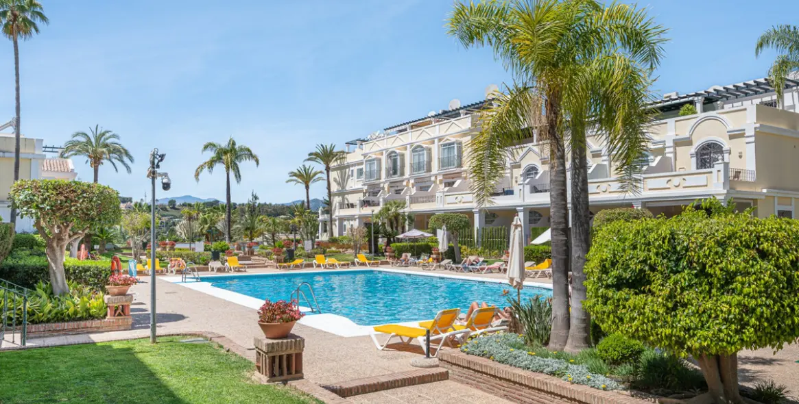 Sale of ground floor apartment in Nueva Andalucía 1