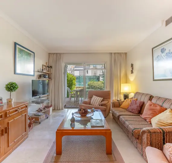 Sale of ground floor apartment in Nueva Andalucía