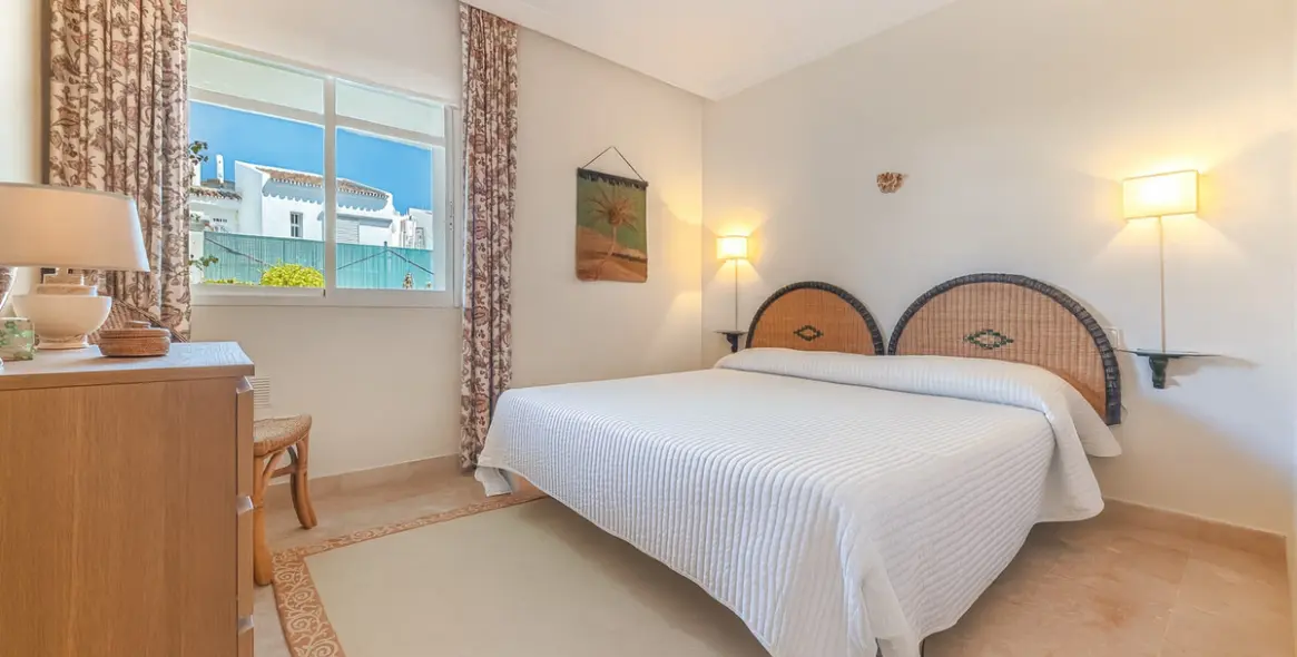 Sale of ground floor apartment in Nueva Andalucía 3