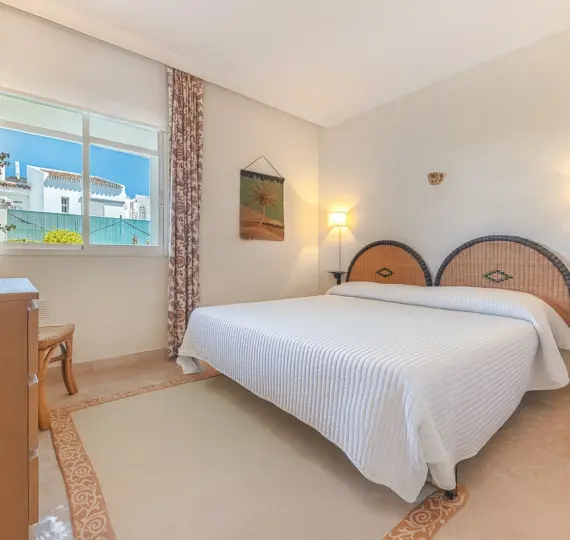 Sale of ground floor apartment in Nueva Andalucía