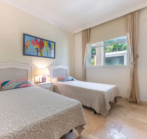 Sale of ground floor apartment in Nueva Andalucía