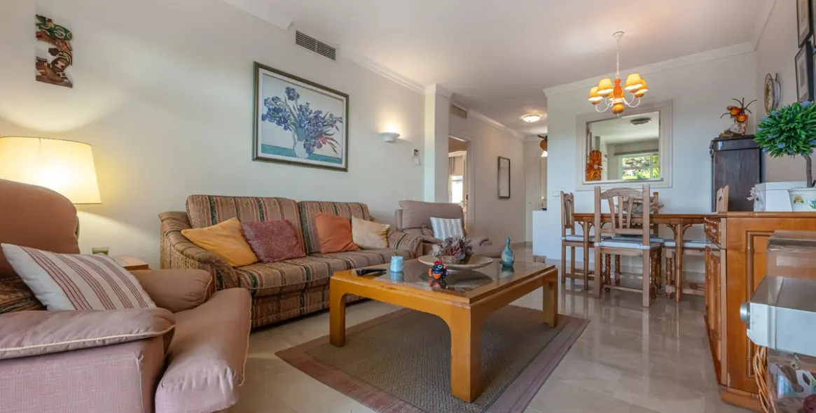 Sale of ground floor apartment in Nueva Andalucía 6