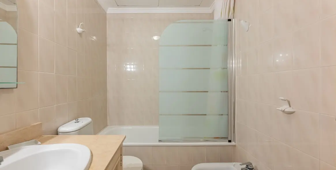 Sale of ground floor apartment in Nueva Andalucía 13