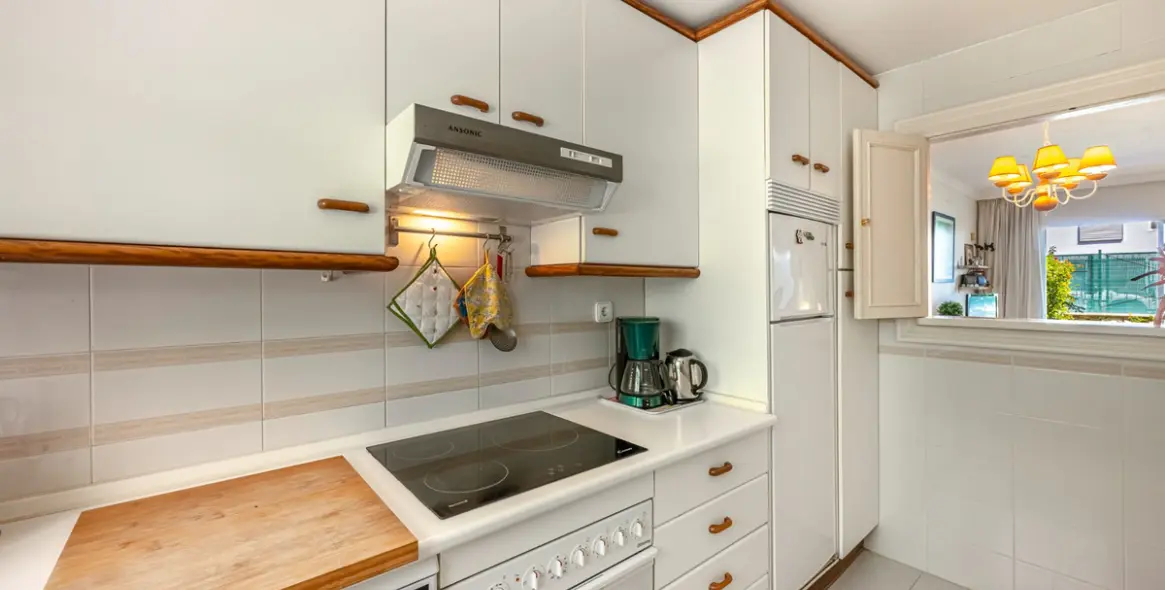 Sale of ground floor apartment in Nueva Andalucía 18