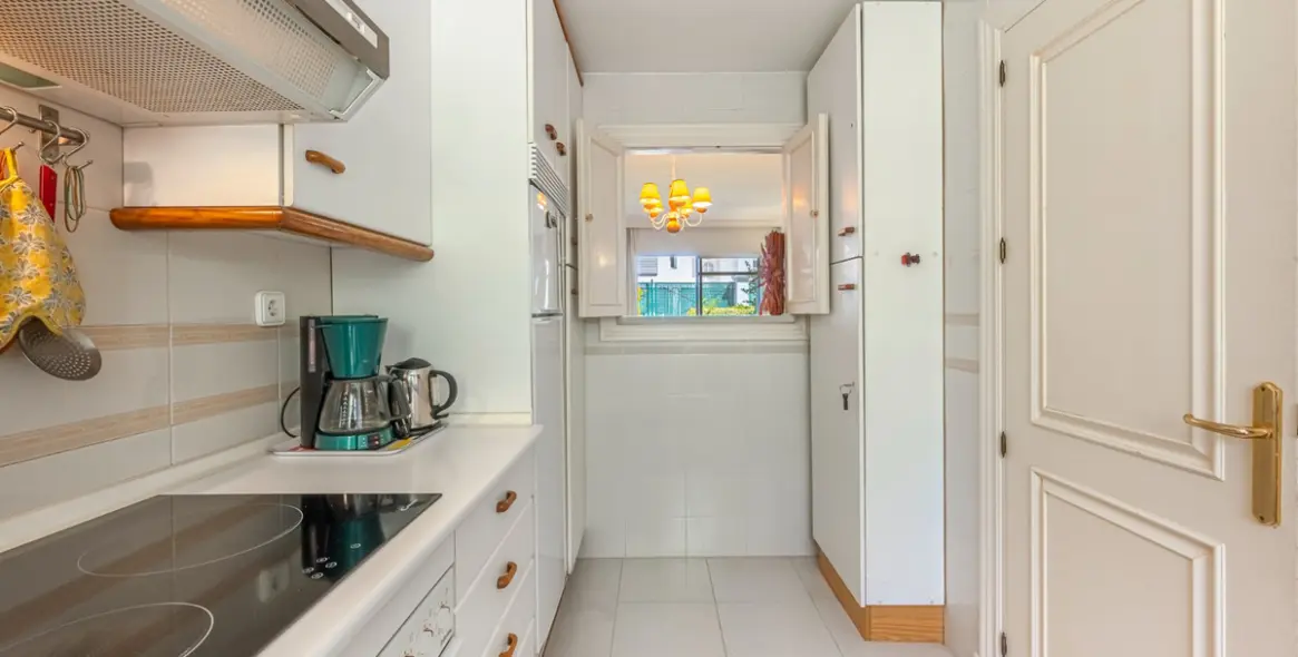 Sale of ground floor apartment in Nueva Andalucía 19