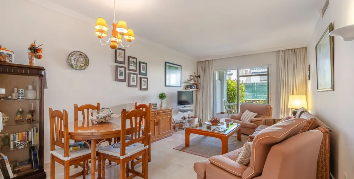 Sale of ground floor apartment in Nueva Andalucía 24