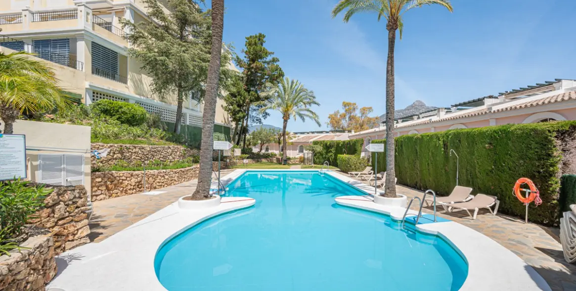 Sale of ground floor apartment in Nueva Andalucía 26