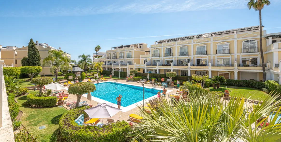 Sale of ground floor apartment in Nueva Andalucía 28