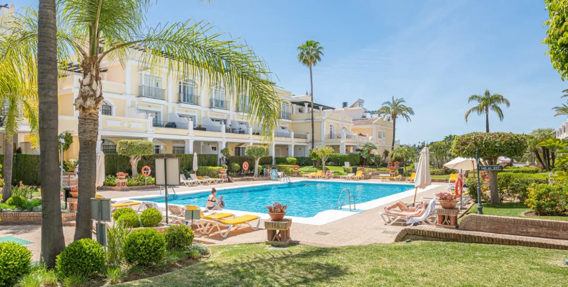 Sale of ground floor apartment in Nueva Andalucía 31