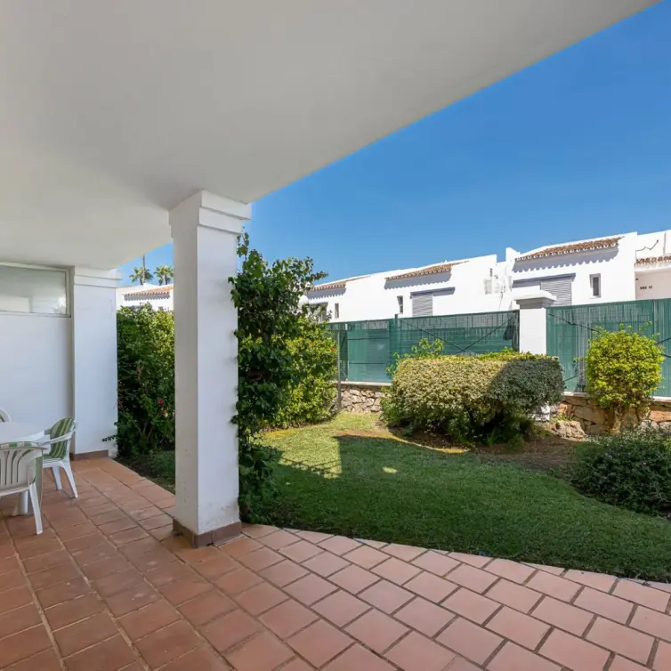 Sale of ground floor apartment in Nueva Andalucía
