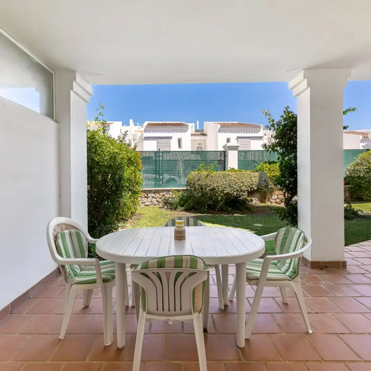 Sale of ground floor apartment in Nueva Andalucía