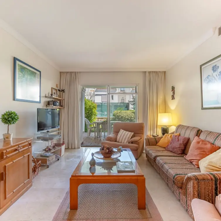 Sale of ground floor apartment in Nueva Andalucía