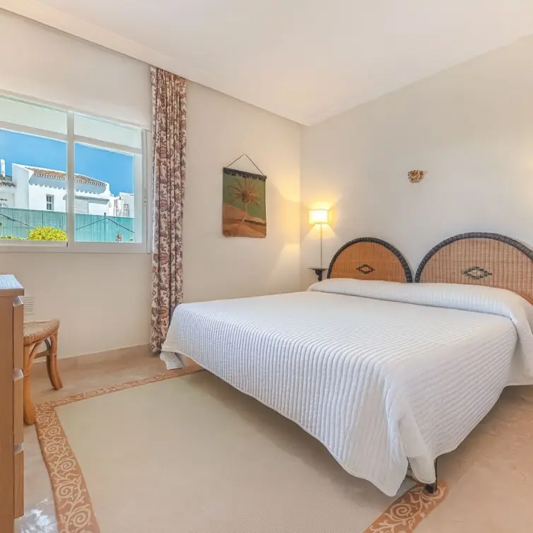 Sale of ground floor apartment in Nueva Andalucía