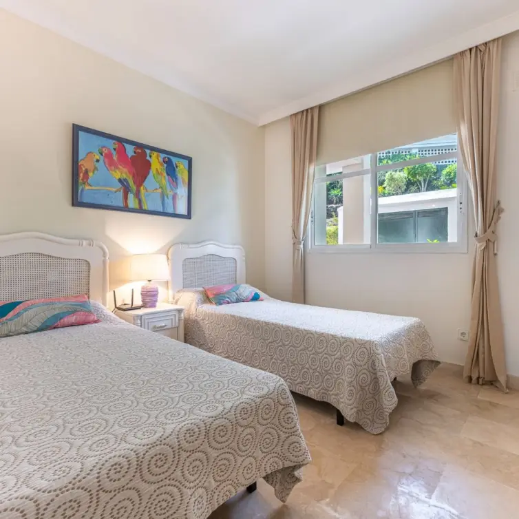 Sale of ground floor apartment in Nueva Andalucía