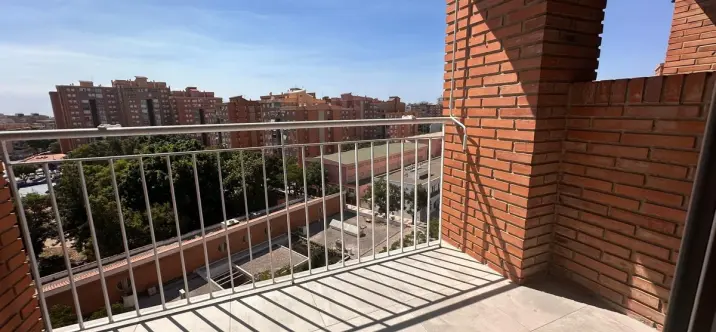 Sale of middle floor apartment in El Torcal 1
