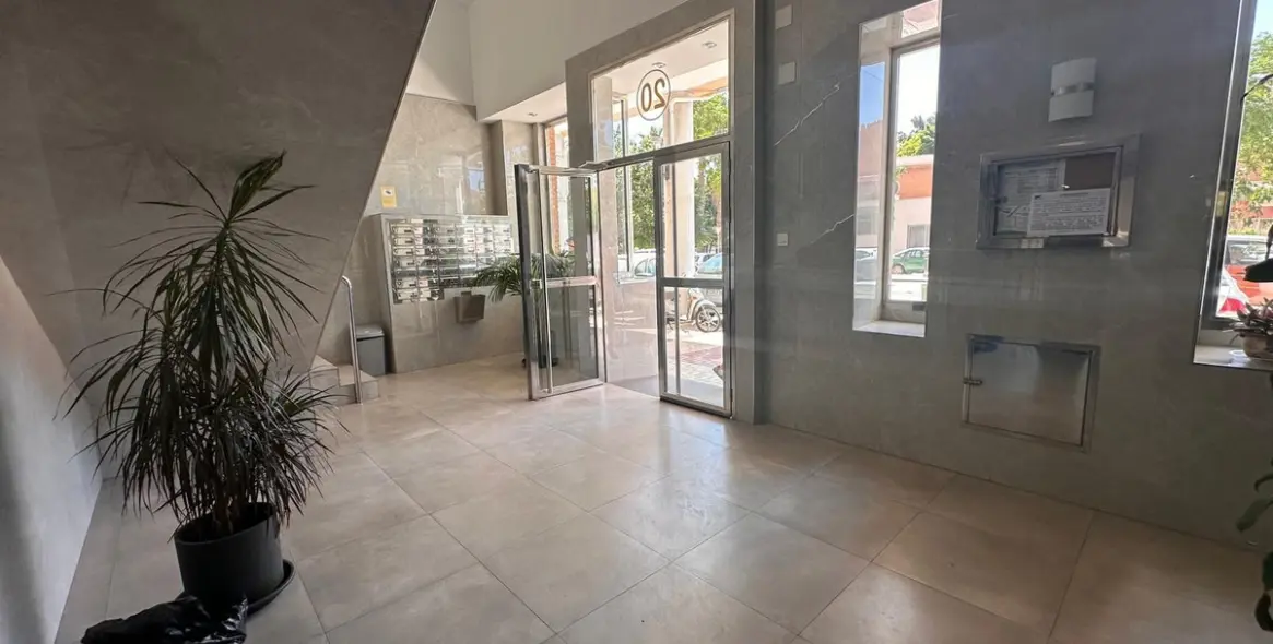 Sale of middle floor apartment in El Torcal 4