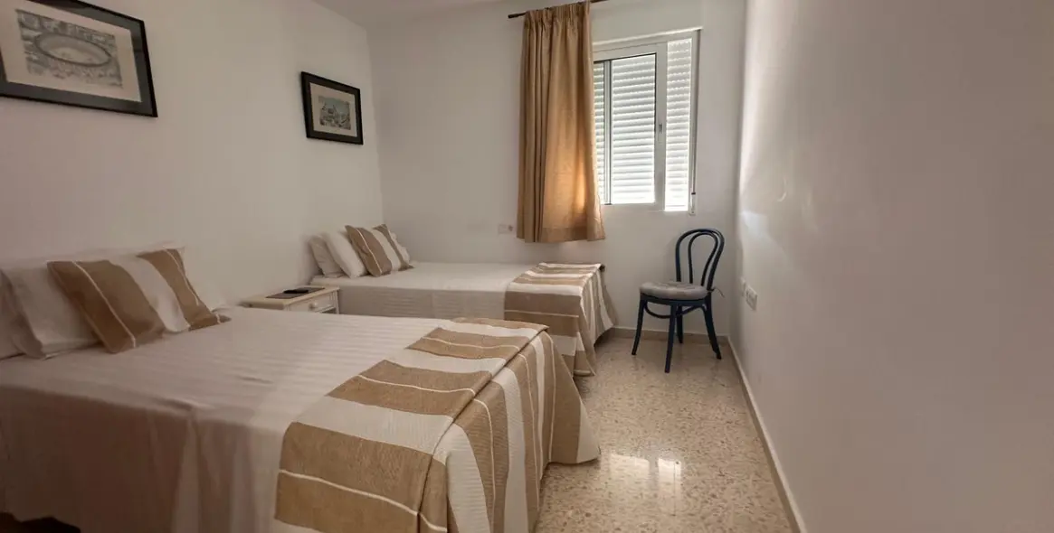 Sale of middle floor apartment in El Torcal 12