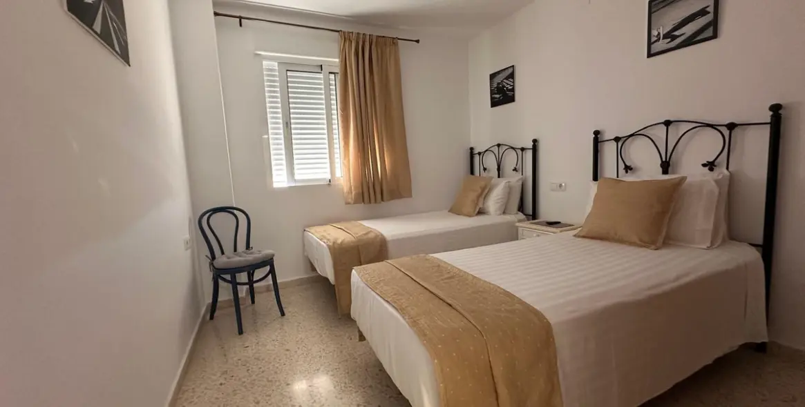 Sale of middle floor apartment in El Torcal 16