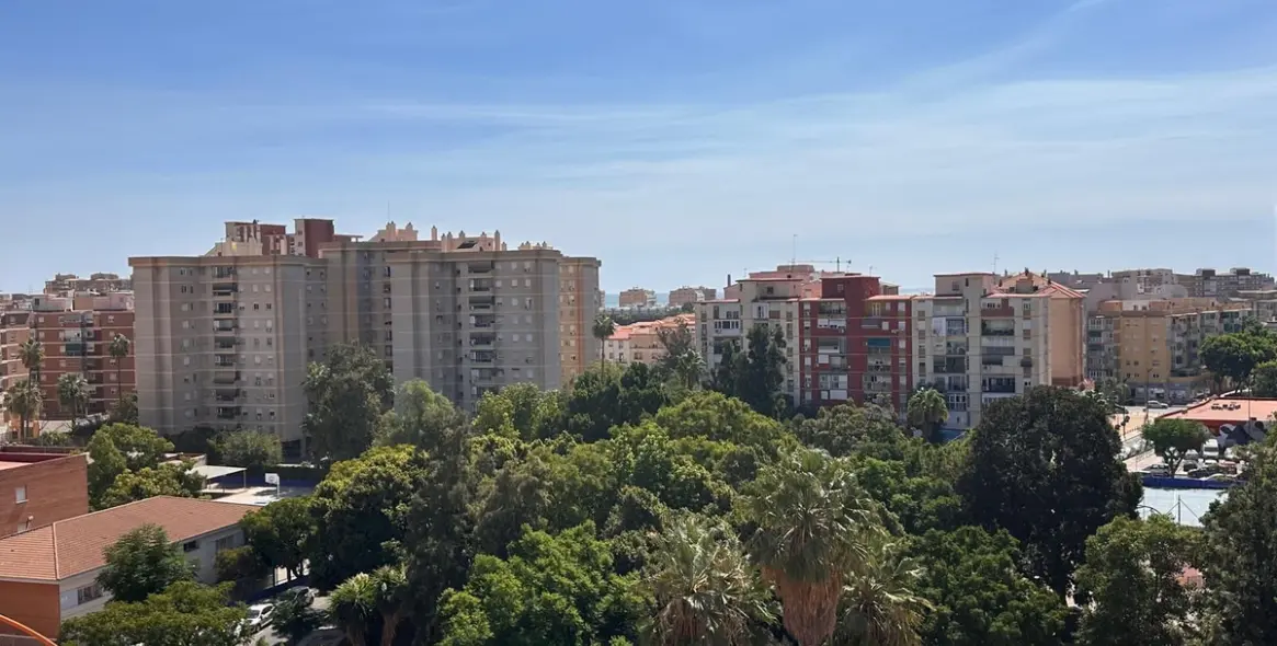 Sale of middle floor apartment in El Torcal 17