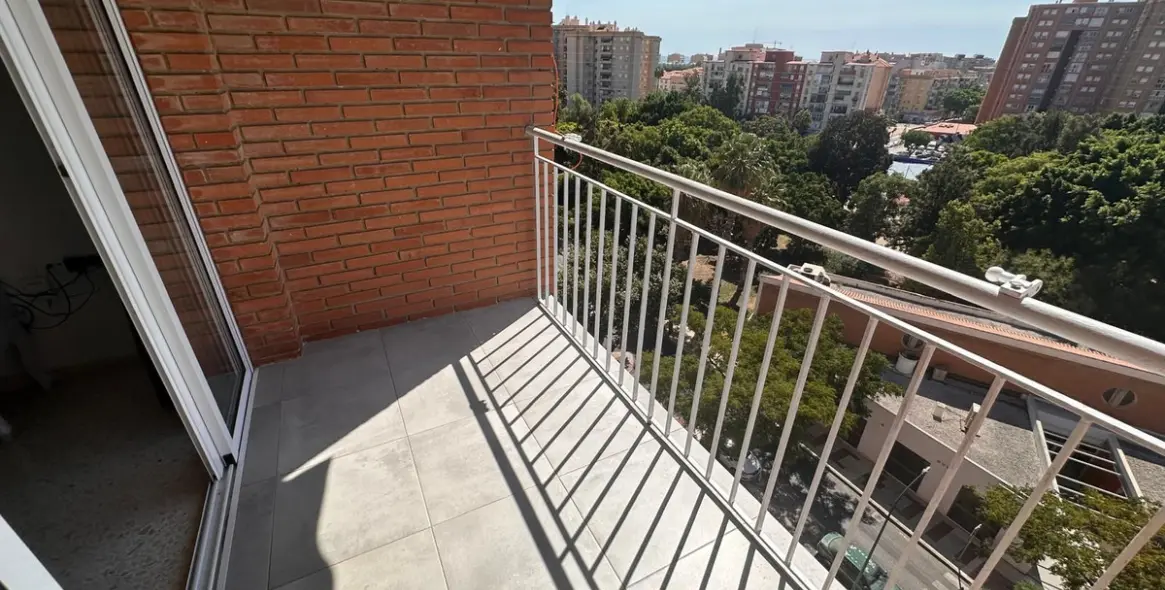 Sale of middle floor apartment in El Torcal 20