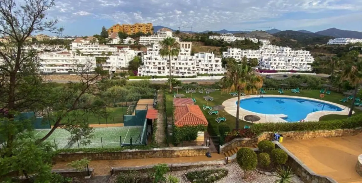 Продажа апартаментов на первом этаже в Estepona (район Estepona) 4