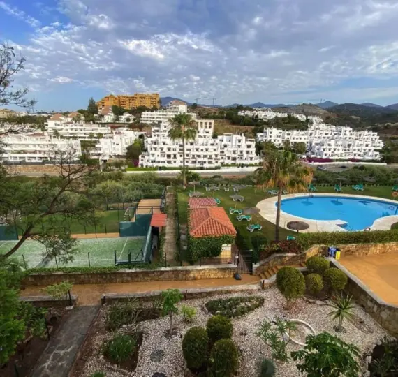 Апартаменты на первом этаже R5160181