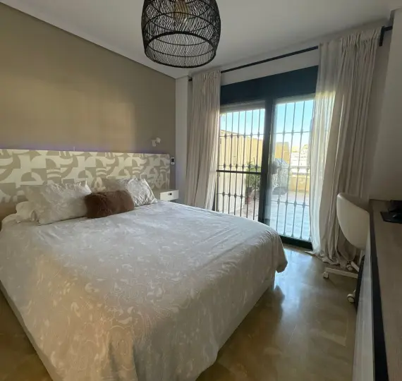 Апартаменты на первом этаже R5160181