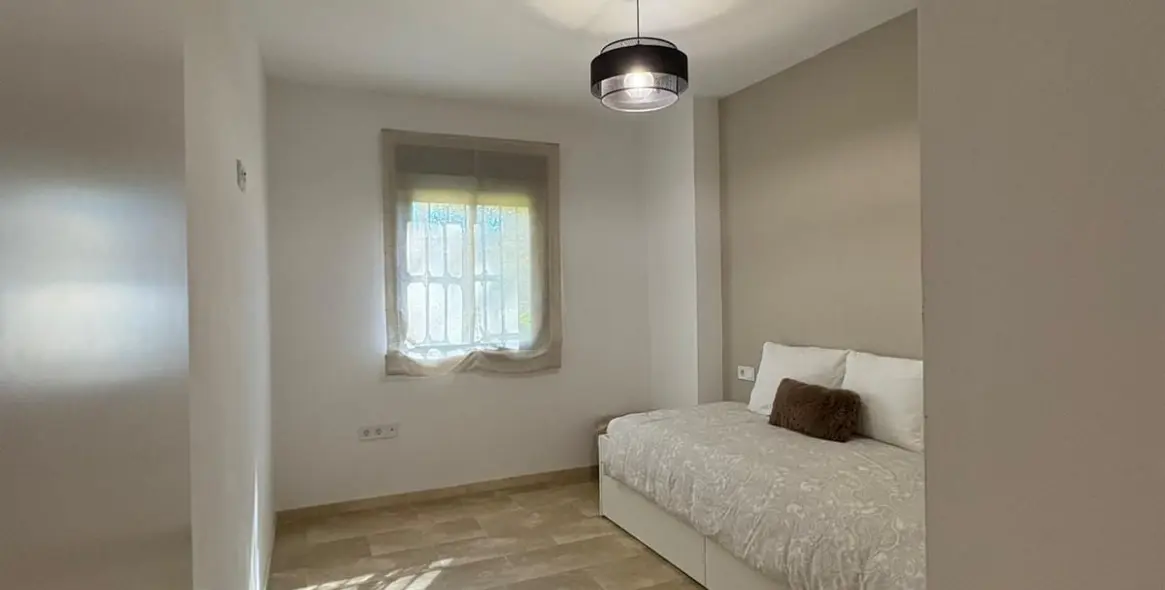 Продажа апартаментов на первом этаже в Estepona 36