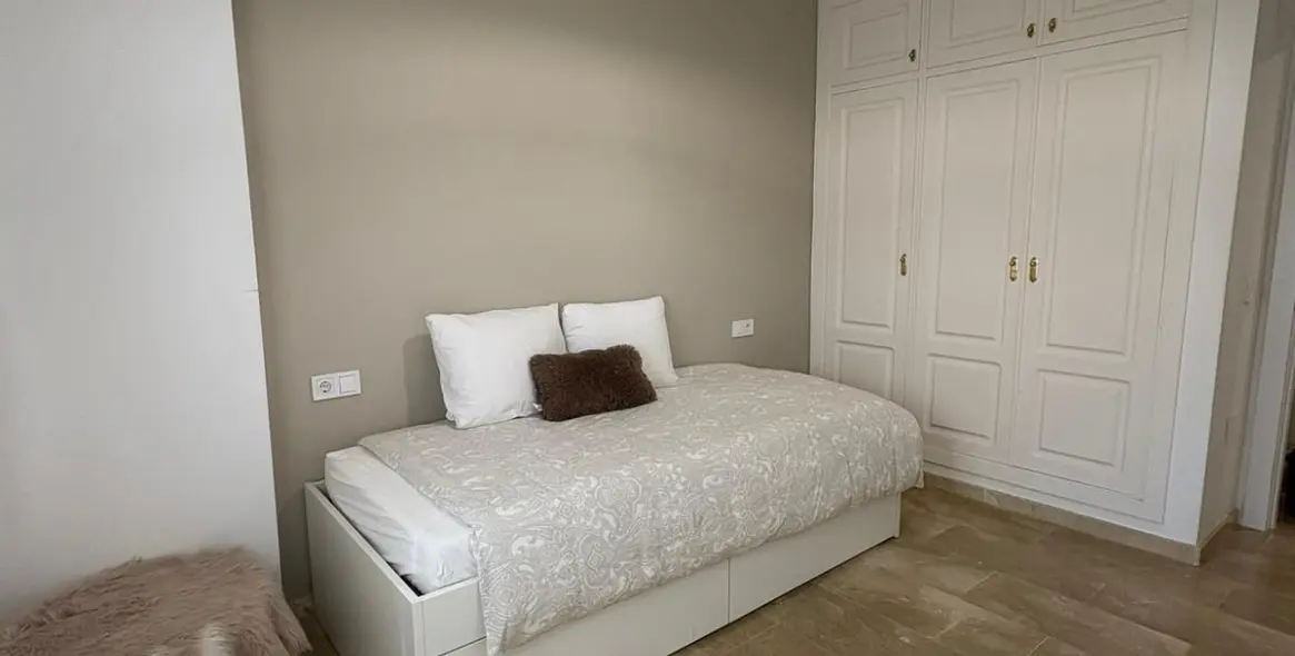 Продажа апартаментов на первом этаже в Estepona 38