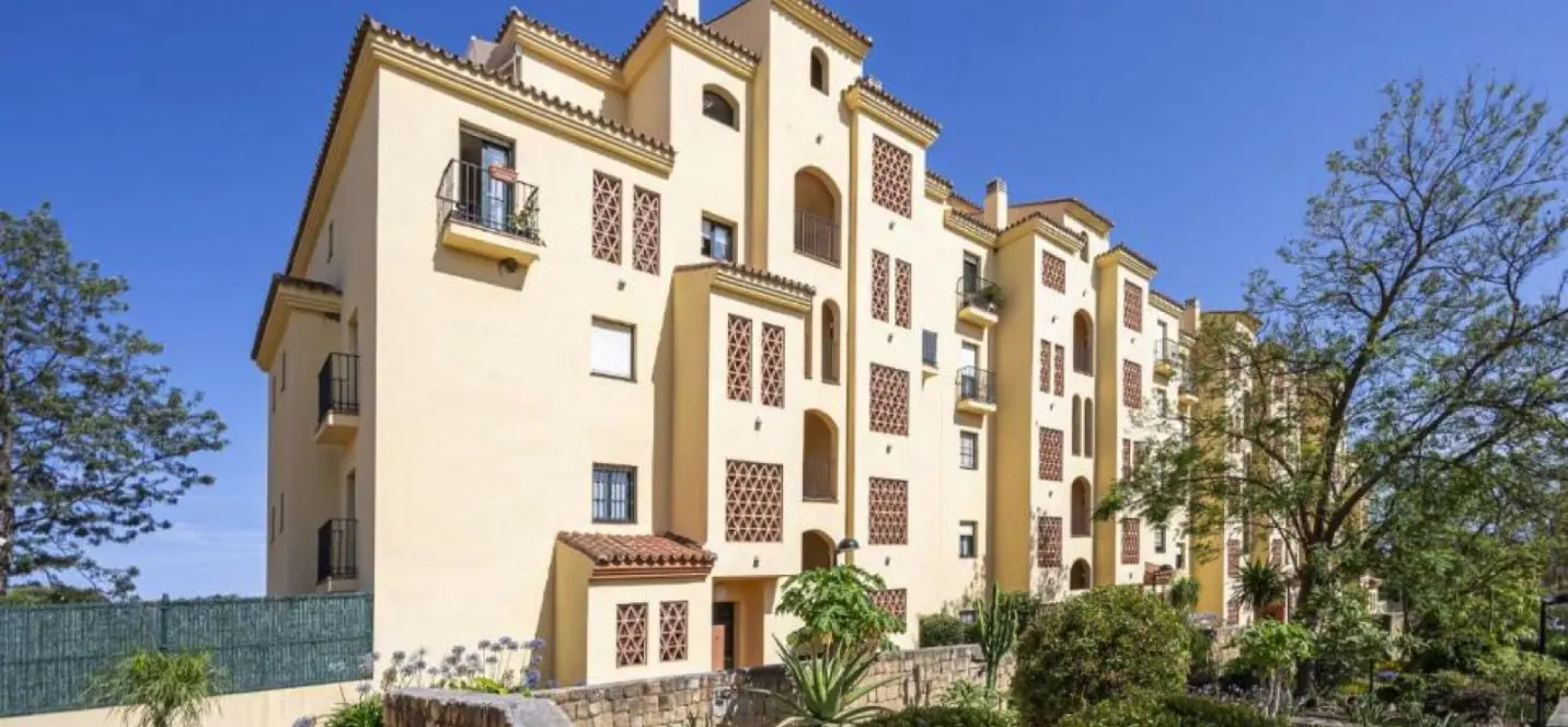 Продажа апартаментов на первом этаже в Estepona 2