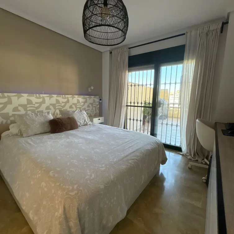 Продажа апартаментов на первом этаже в Estepona