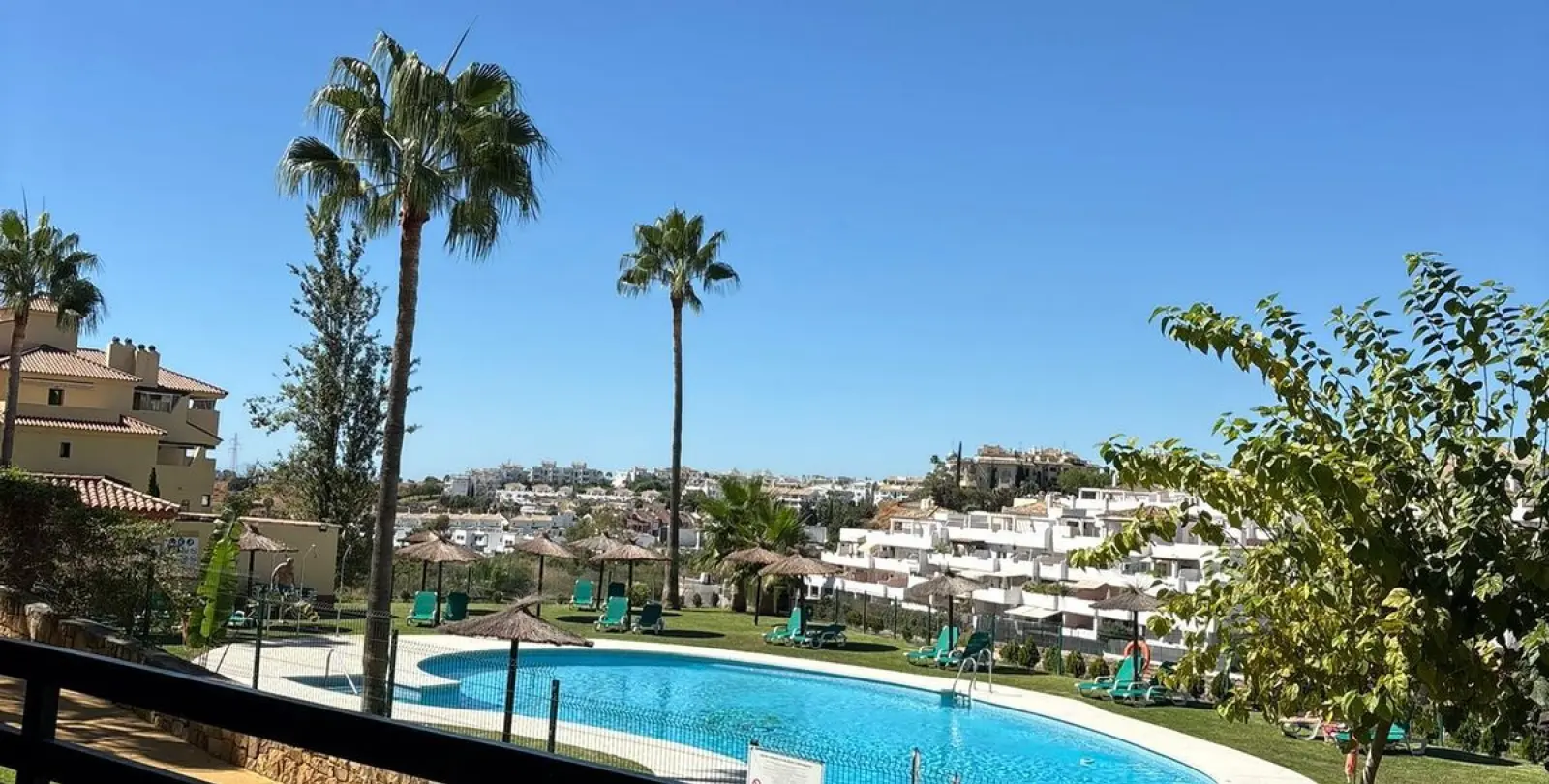 Продажа апартаментов на первом этаже в Estepona 8