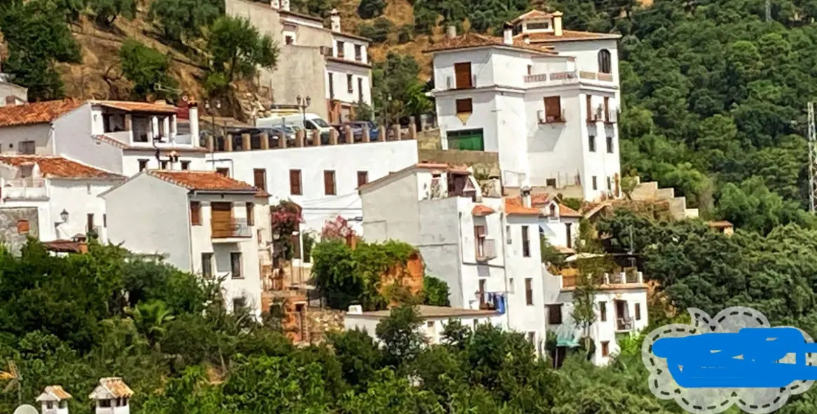 Sale of apartment complex in Benalauría 3